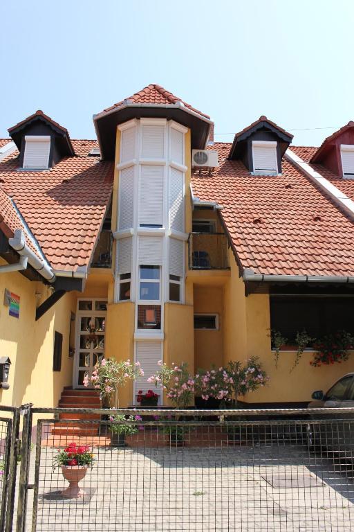 Abigel Vendeghaz Hotel Harkány Exterior photo