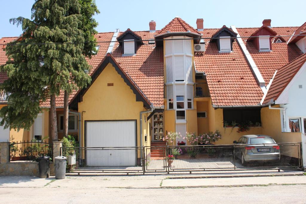 Abigel Vendeghaz Hotel Harkány Exterior photo