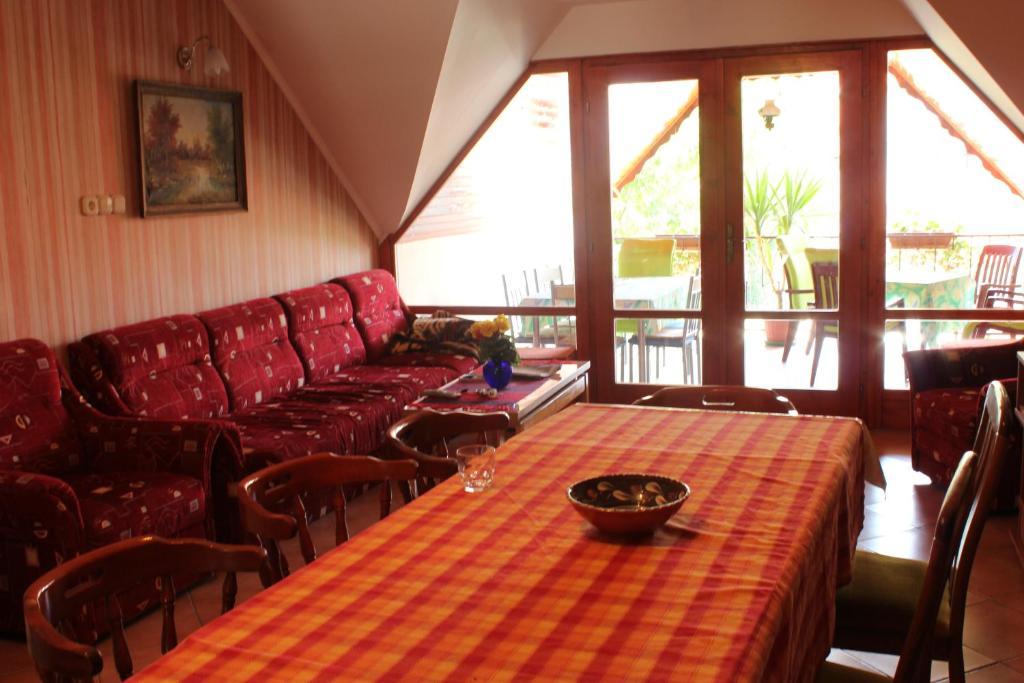 Abigel Vendeghaz Hotel Harkány Exterior photo