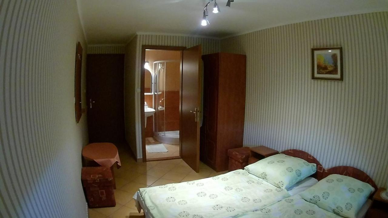 Abigel Vendeghaz Hotel Harkány Exterior photo